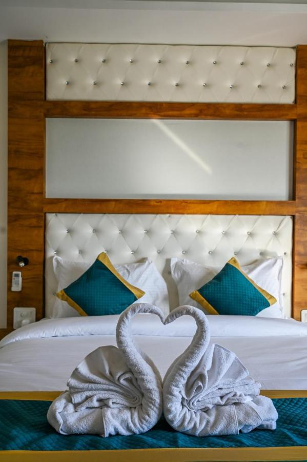 Hotel 7 Heaven Dehradun Esterno foto