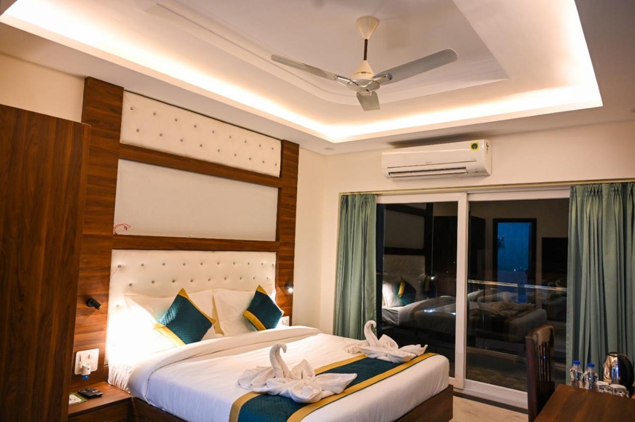 Hotel 7 Heaven Dehradun Esterno foto