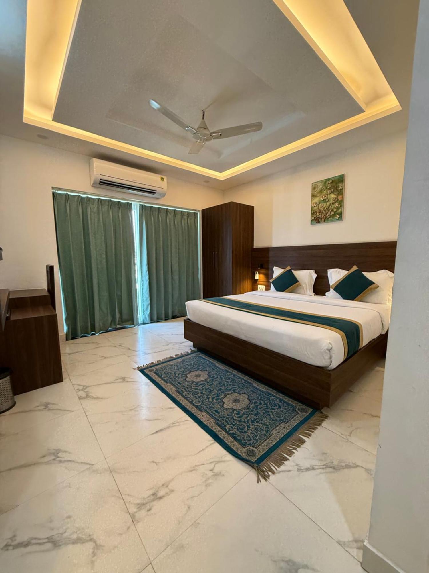 Hotel 7 Heaven Dehradun Esterno foto