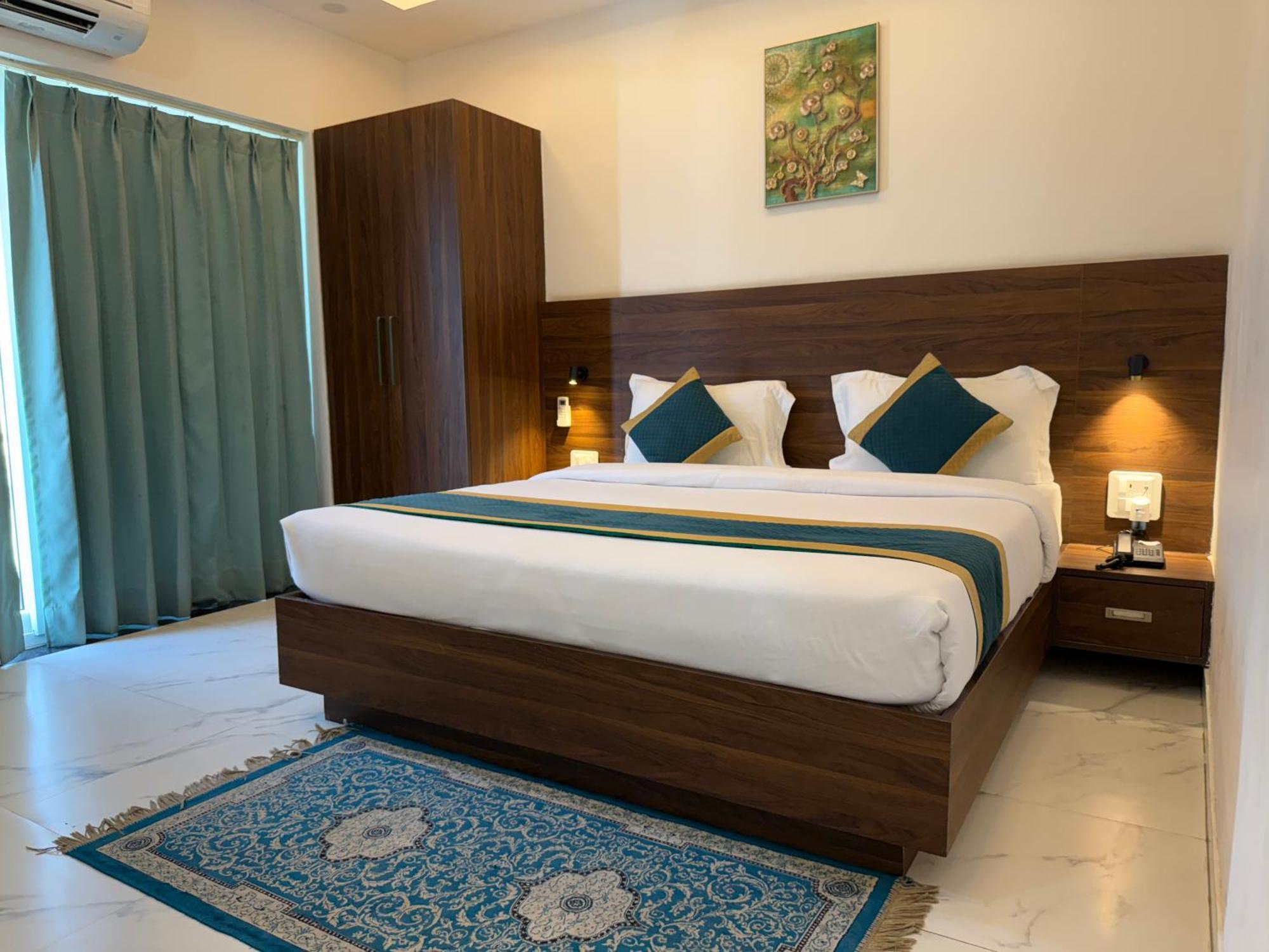 Hotel 7 Heaven Dehradun Esterno foto